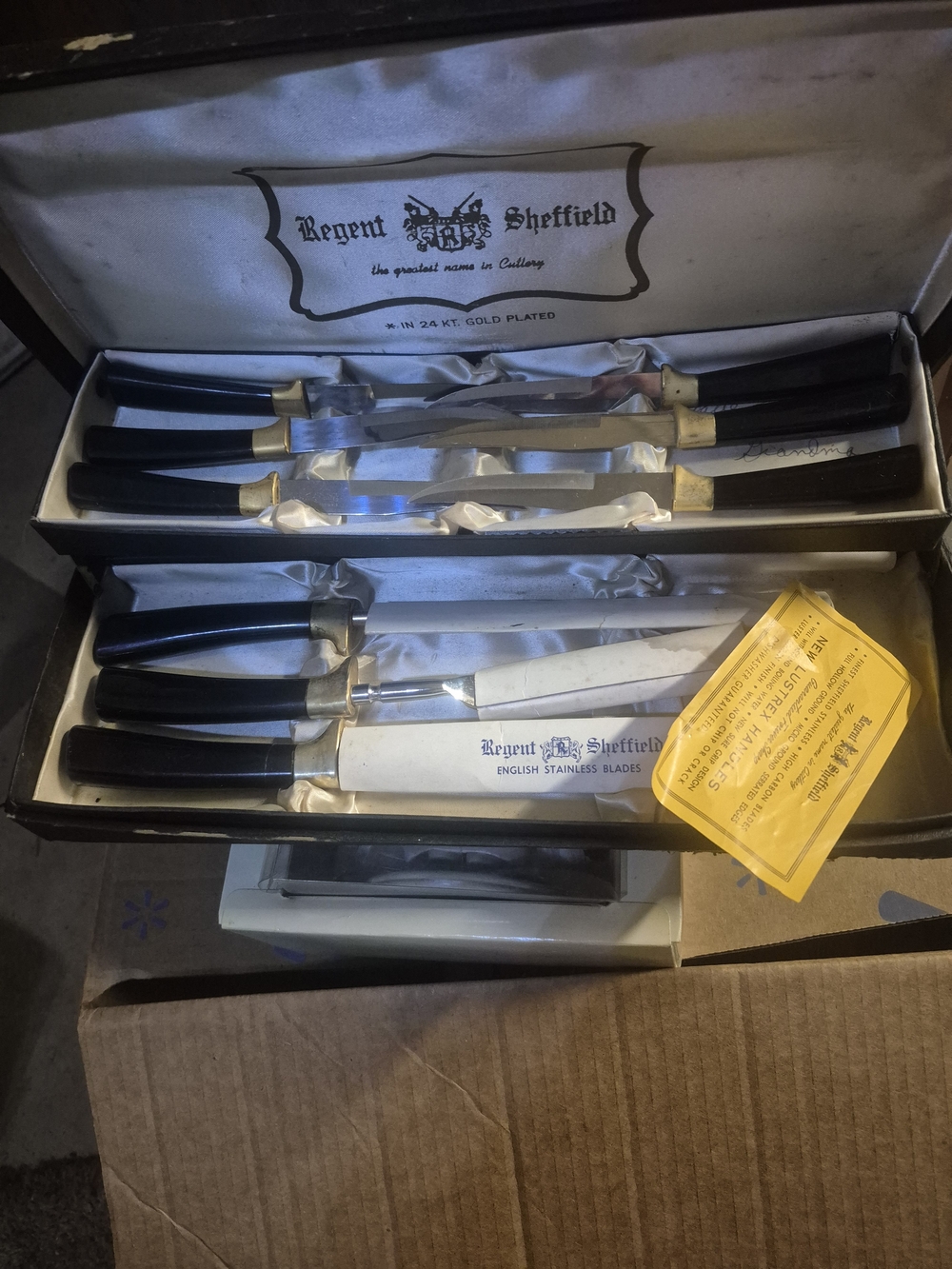 Regent Sheffield 9 Piece Black Handle Stainless Steak Knife Set1